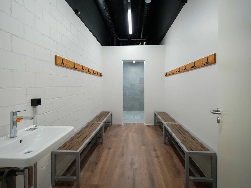 Garderobe der Fussballhalle in der Hall of Switzerland Ebikon